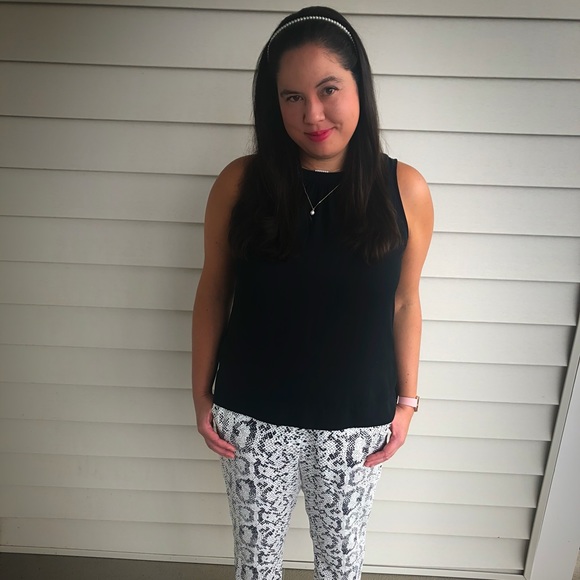 Meet your Posher, Kira - Picture 3 of 5